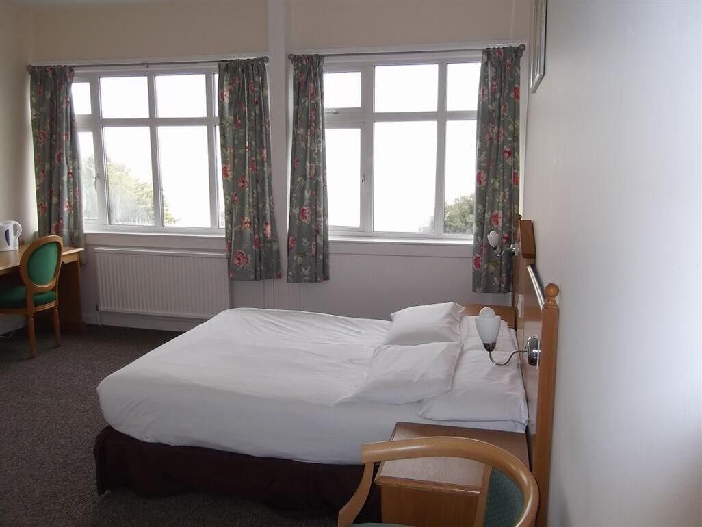 Esplanade Hotel Clacton-on-Sea Exterior photo